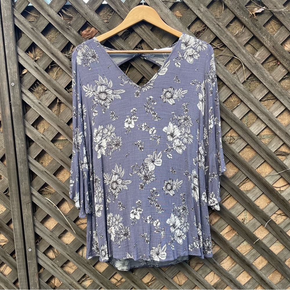 LUSH Women’s Small Purple V-Neck Floral Tunic Dress Top with 3/4 Bell Sleeves